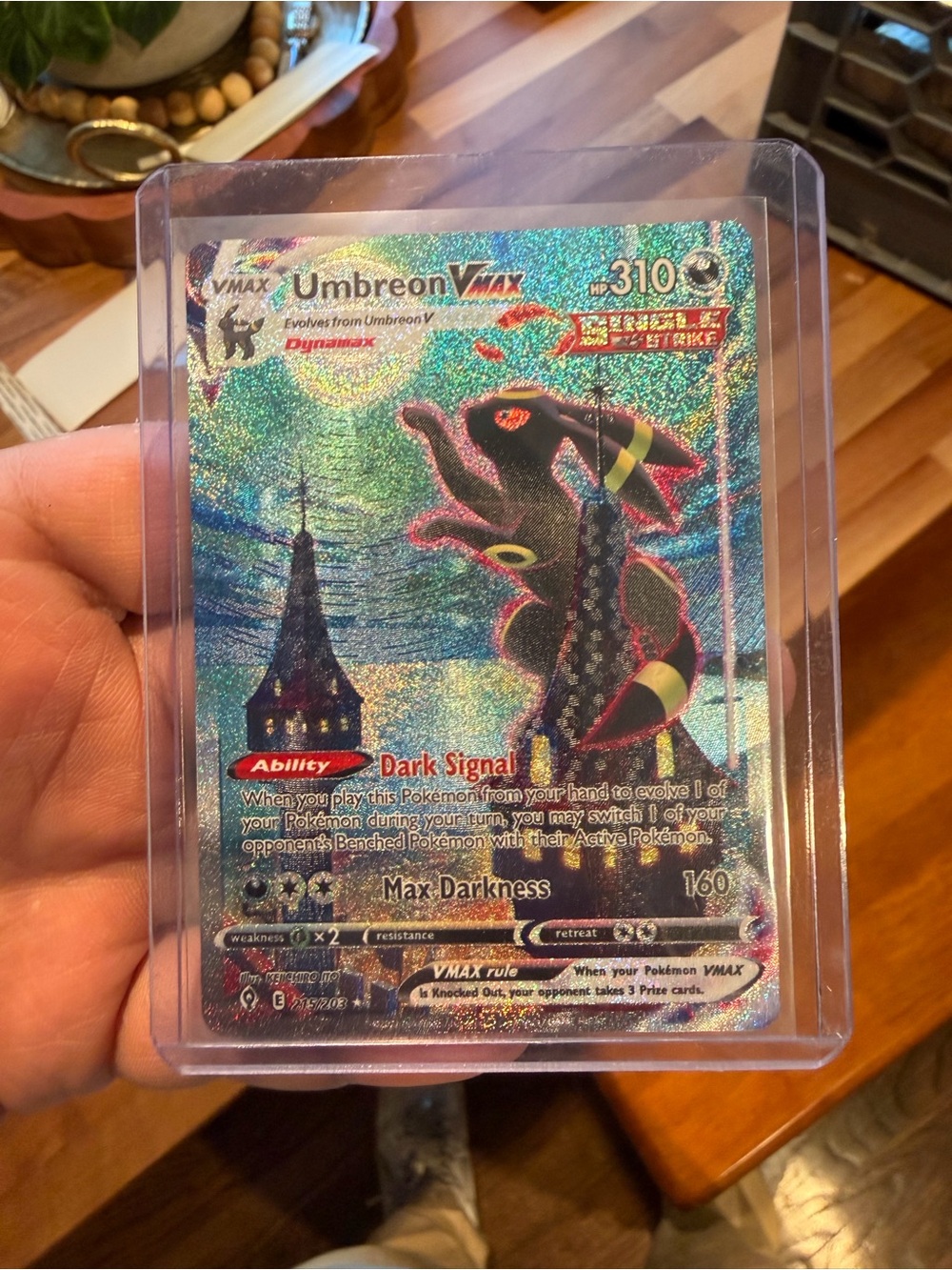 Umbreon evolving skyās VMAX Holographic Card - Black